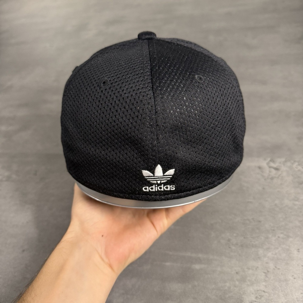 Vintage Adidas Hat Black White 2000s Y2K Mesh Running Gym Yoga Golf S/M Flex Fit - Picture 5 of 7